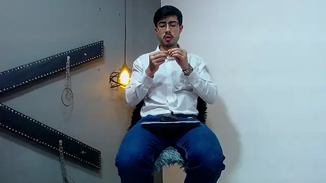 DanteBrown01 online show from September 2025 12:09:01 PM