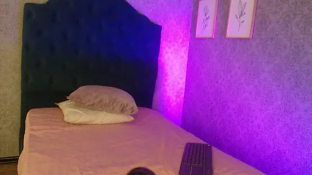 Snapshot of Vic_Taylor chatting on November 2025 11:09:02 AM Vic Taylor online show from November 2025 11:09:02 AM