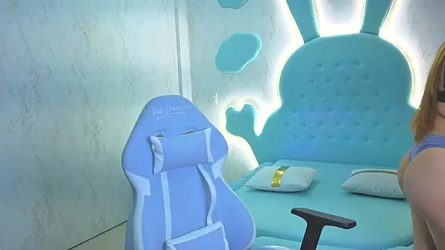 Mia Cuttee online show from November 2025 03:16:02 AM