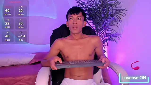 Santti  online show from October 2025 11:13:02 PM