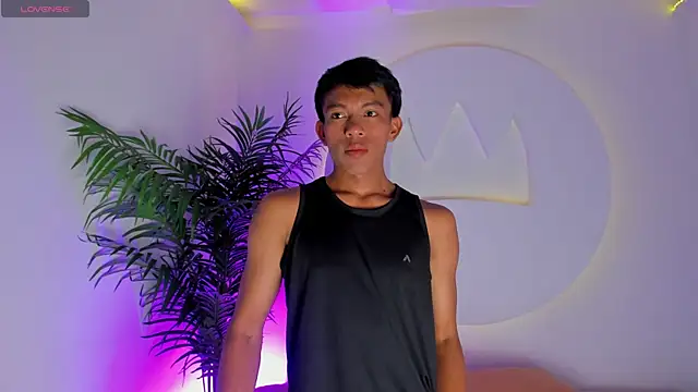 Santti  online show from October 2025 10:19:01 PM