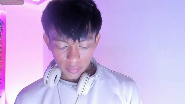 Santti  online show from October 2025 01:23:02 PM