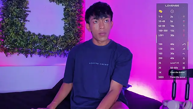 Santti  online show from November 2025 11:15:01 PM