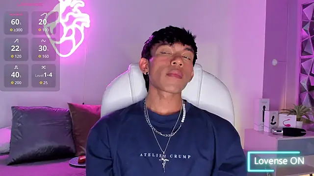 Santti  online show from November 2025 09:35:02 PM