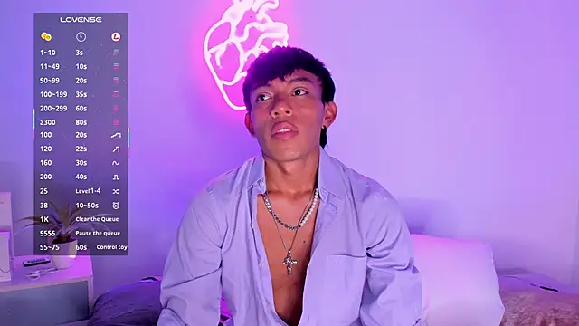 Santti  online show from November 2025 08:38:02 PM