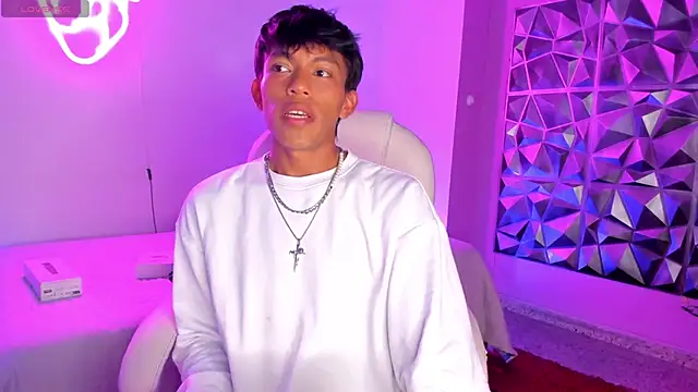 Santti  online show from November 2025 09:41:02 PM