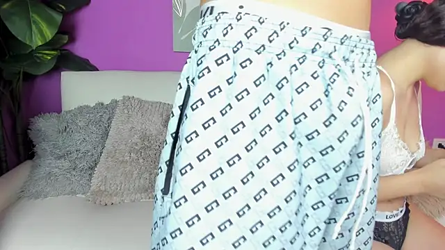 Tinygiirls online show from October 2025 12:15:01 PM