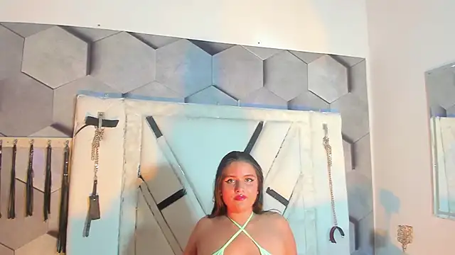 BrittaParkerr online show from October 2025 02:32:01 AM