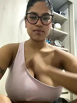 miiabrown18 online show from October 2025 02:47:02 AM