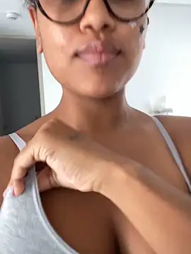 miiabrown18 online show from November 2025 07:23:02 PM