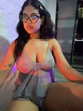 Snapshot of miiabrown18 chatting on July 2026 12:05:01 AM miiabrown18 online show from July 2026 12:05:01 AM