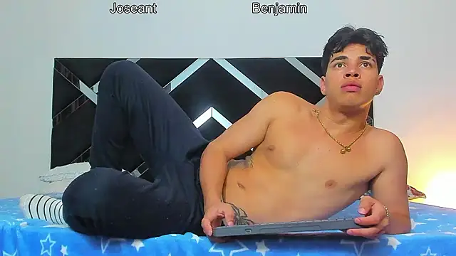 Snapshot of iammariano chatting on March 2026 04:18:02 AM iammariano online show from March 2026 04:18:02 AM