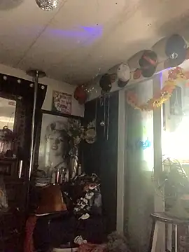 blondebarbiebae online show from April 2026 08:20:01 PM