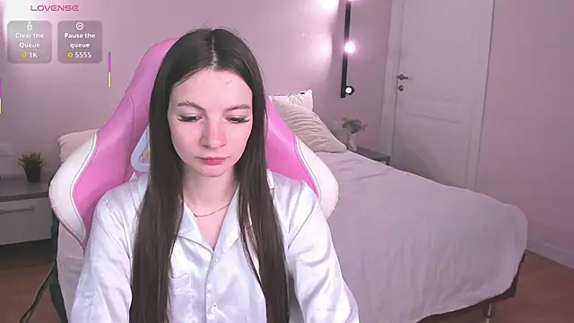 Snapshot of Alic_Fox chatting on October 2025 12:52:01 AM Alic Fox online show from October 2025 12:52:01 AM