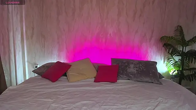 Snapshot of Alic_Fox chatting on October 2025 12:44:02 AM Alic Fox online show from October 2025 12:44:02 AM