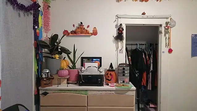 xofrankiefinexo online show from October 2025 11:42:02 AM