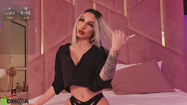 Snapshot of AriannaLure chatting on October 2025 06:28:02 PM AriannaLure online show from October 2025 06:28:02 PM