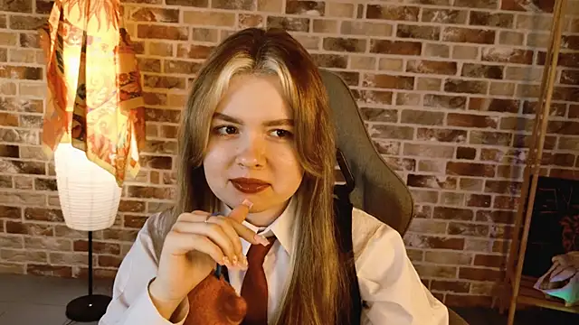 HaleySun online show from September 2025 05:02:02 AM