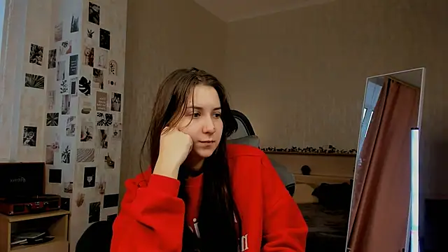 raviolly046 online show from October 2025 08:35:01 AM