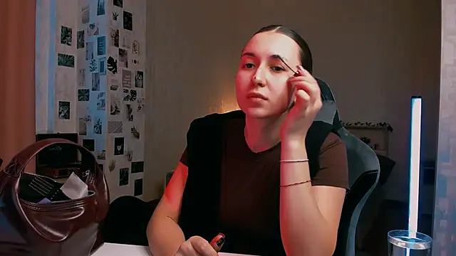 raviolly046 online show from November 2025 09:08:02 AM