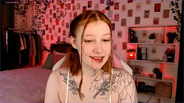 Ayla Hicks online show from October 2025 03:12:02 AM