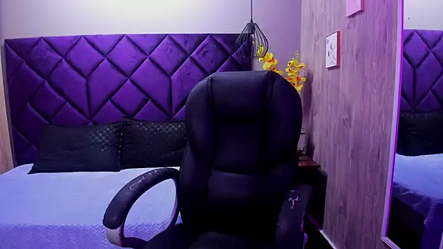 ChloeCampbell03 online show from October 2025 12:58:01 PM