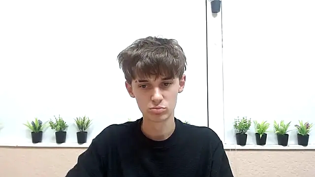 Snapshot of Hoot_Dude_ chatting on October 2025 03:03:01 PM Hoot Dude online show from October 2025 03:03:01 PM