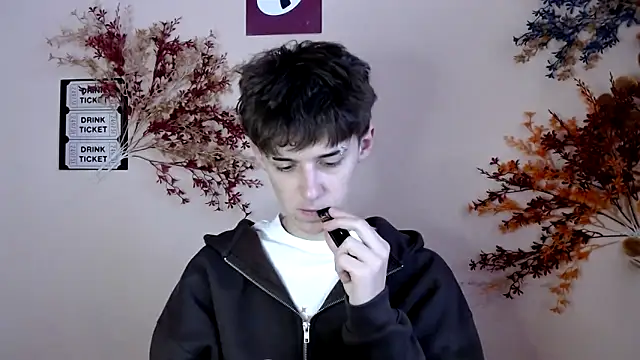 Snapshot of Hoot_Dude_ chatting on November 2025 12:04:02 PM Hoot Dude online show from November 2025 12:04:02 PM