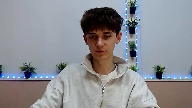 Snapshot of Hoot_Dude_ chatting on November 2025 03:52:02 PM Hoot Dude online show from November 2025 03:52:02 PM