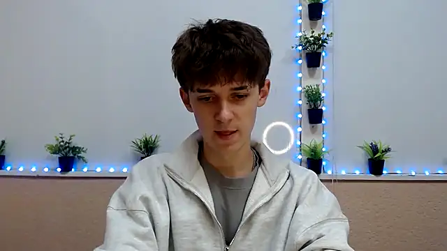 Snapshot of Hoot_Dude_ chatting on November 2025 02:34:02 PM Hoot Dude online show from November 2025 02:34:02 PM