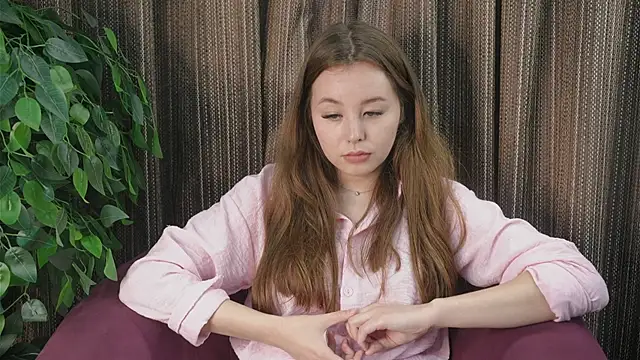 EloiseFarler online show from September 2025 05:00:02 AM