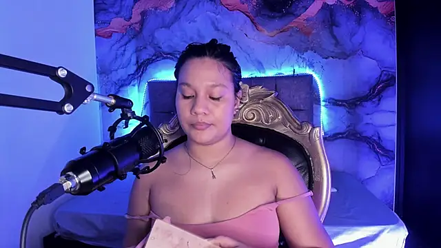 Tamara Johnss  online show from October 2025 03:03:02 AM