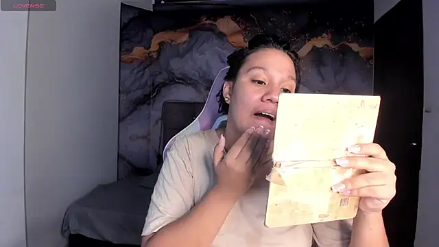 Tamara Johnss  online show from November 2025 03:06:02 AM