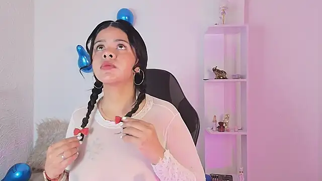 Snapshot of Evelyn_brown8 chatting on October 2025 02:25:01 PM Evelyn brown8 online show from October 2025 02:25:01 PM