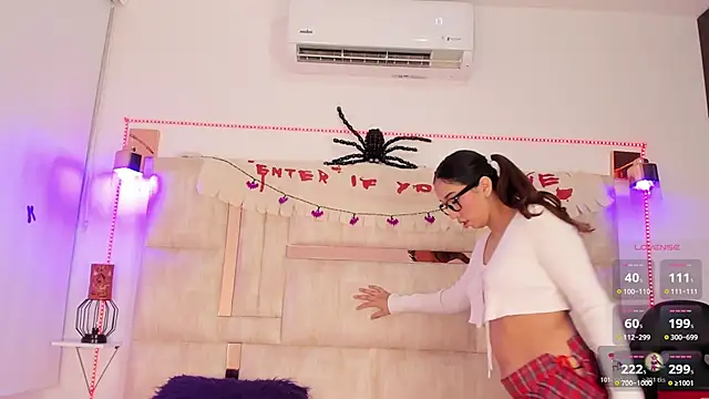 emily  walker online show from October 2025 12:15:01 PM