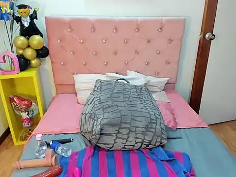 tinalorenz  online show from October 2025 02:18:01 PM