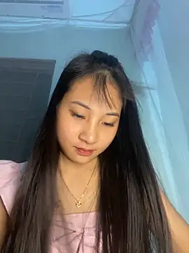 emvy-xinh04 online show from September 2025 03:38:02 PM