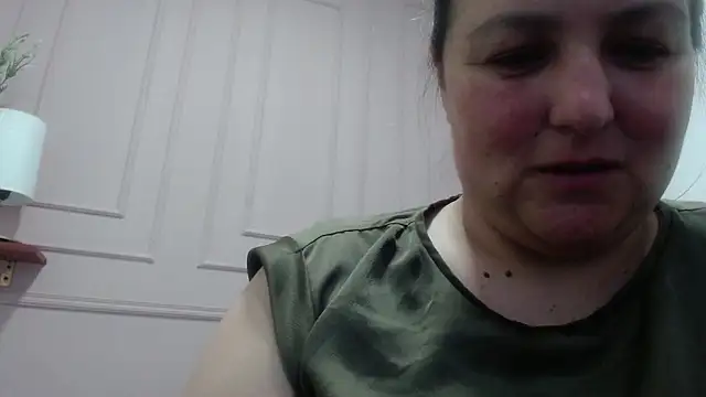 Snapshot of SweetRouse__ chatting on October 2025 01:54:01 PM SweetRouse online show from October 2025 01:54:01 PM