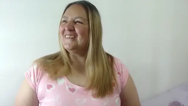 Snapshot of SweetRouse__ chatting on October 2025 01:45:02 PM SweetRouse online show from October 2025 01:45:02 PM