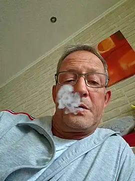 TommyTom76 online show from October 2025 02:04:01 PM