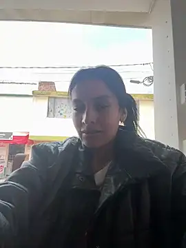 Snapshot of EmmaValmor chatting on June 2026 05:48:01 PM EmmaValmor online show from June 2026 05:48:01 PM
