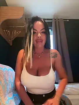 CarmenMB online show from September 2025 04:34:02 PM