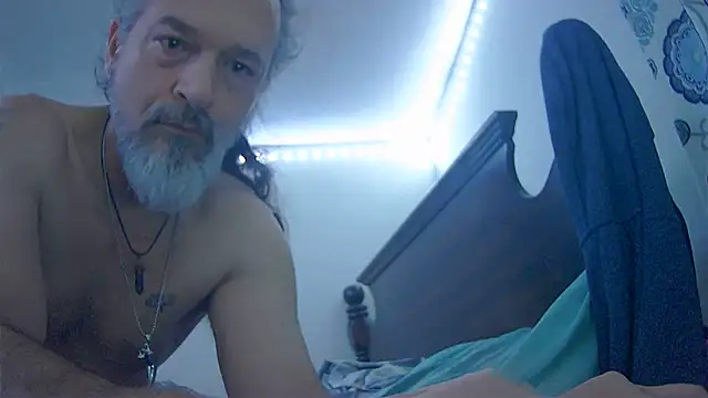 HippieDad333 online show from December 2025 05:24:01 AM