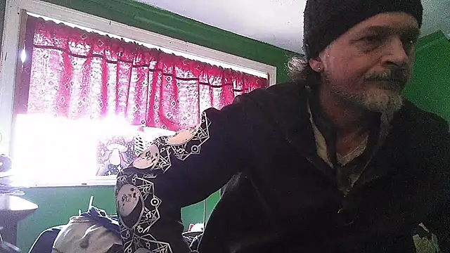 HippieDad333 online show from April 2026 05:14:02 PM