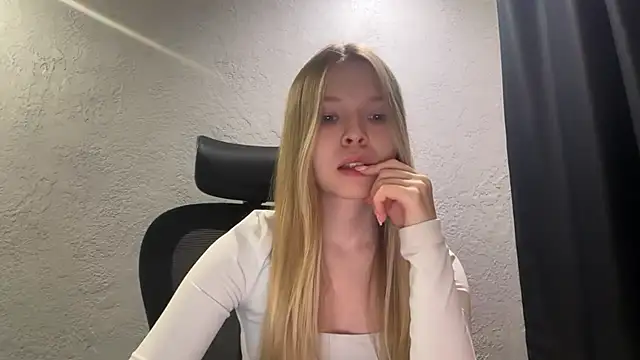 CandysRose online show from June 2026 06:52:01 PM