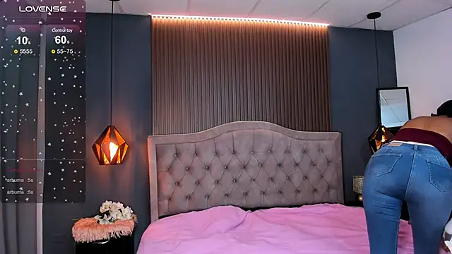 Snapshot of Tiffany__charm_ chatting on November 2025 03:12:02 AM Tiffany charm online show from November 2025 03:12:02 AM