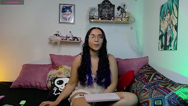 Snapshot of LucyDerby chatting on October 2025 12:41:02 AM LucyDerby online show from October 2025 12:41:02 AM