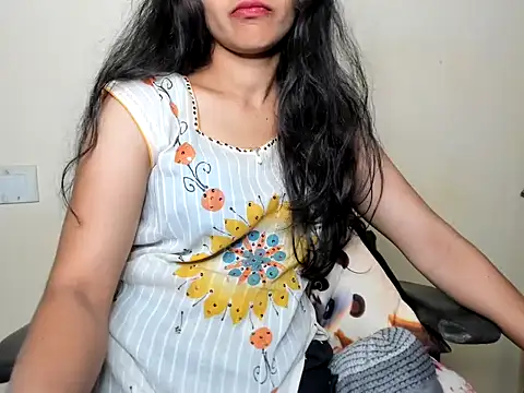 Queen-Bee143 online show from March 2026 06:06:02 AM