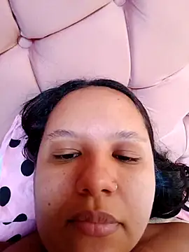 Snapshot of EggedGrowth chatting on September 2025 02:33:01 PM EggedGrowth online show from September 2025 02:33:01 PM