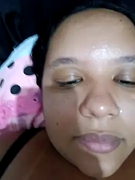 Snapshot of EggedGrowth chatting on October 2025 09:54:02 PM EggedGrowth online show from October 2025 09:54:02 PM